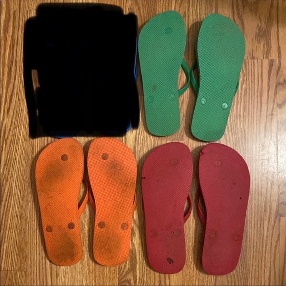 Old Navy  Flip Flops bundle of 3 - Picture 2 of 3